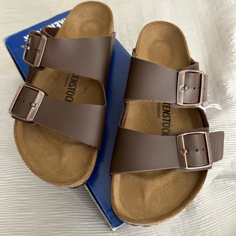Birkenstock. Arizona BS. Dark Brown. Size 37. New. Never worn.